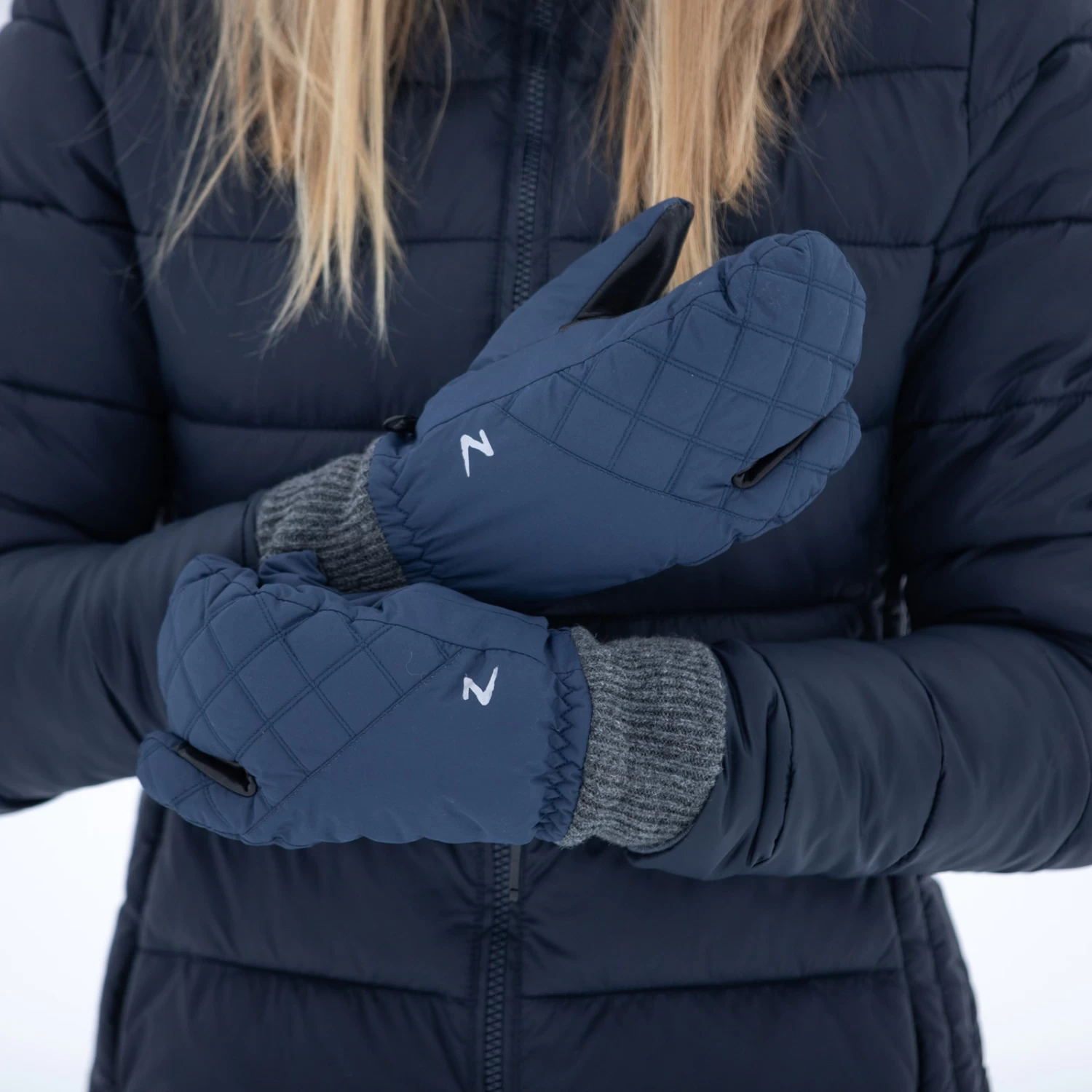 Horze Padded 3-Finger Winter Mittens 5 Horze Padded 3-Finger Winter Mittens - Image 3