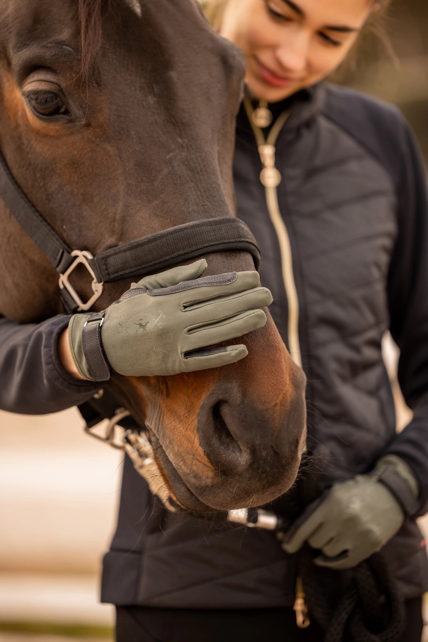 B Vertigo Laia Women's Riding Gloves With Logo Print 13 B Vertigo Laia Women's Riding Gloves With Logo Print - Image 11