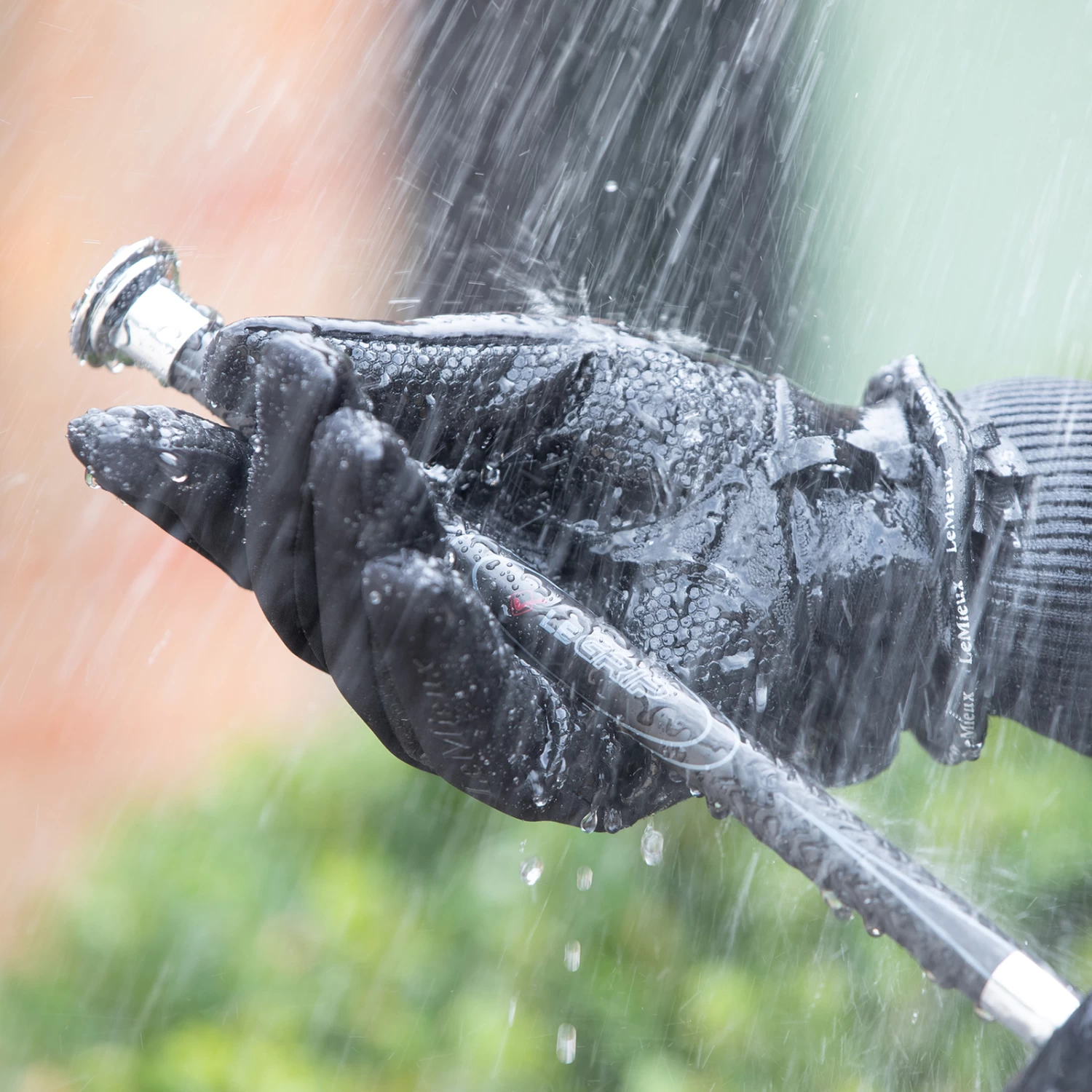 LeMieux Waterproof Lite Riding Gloves 4 LeMieux Waterproof Lite Riding Gloves - Image 2