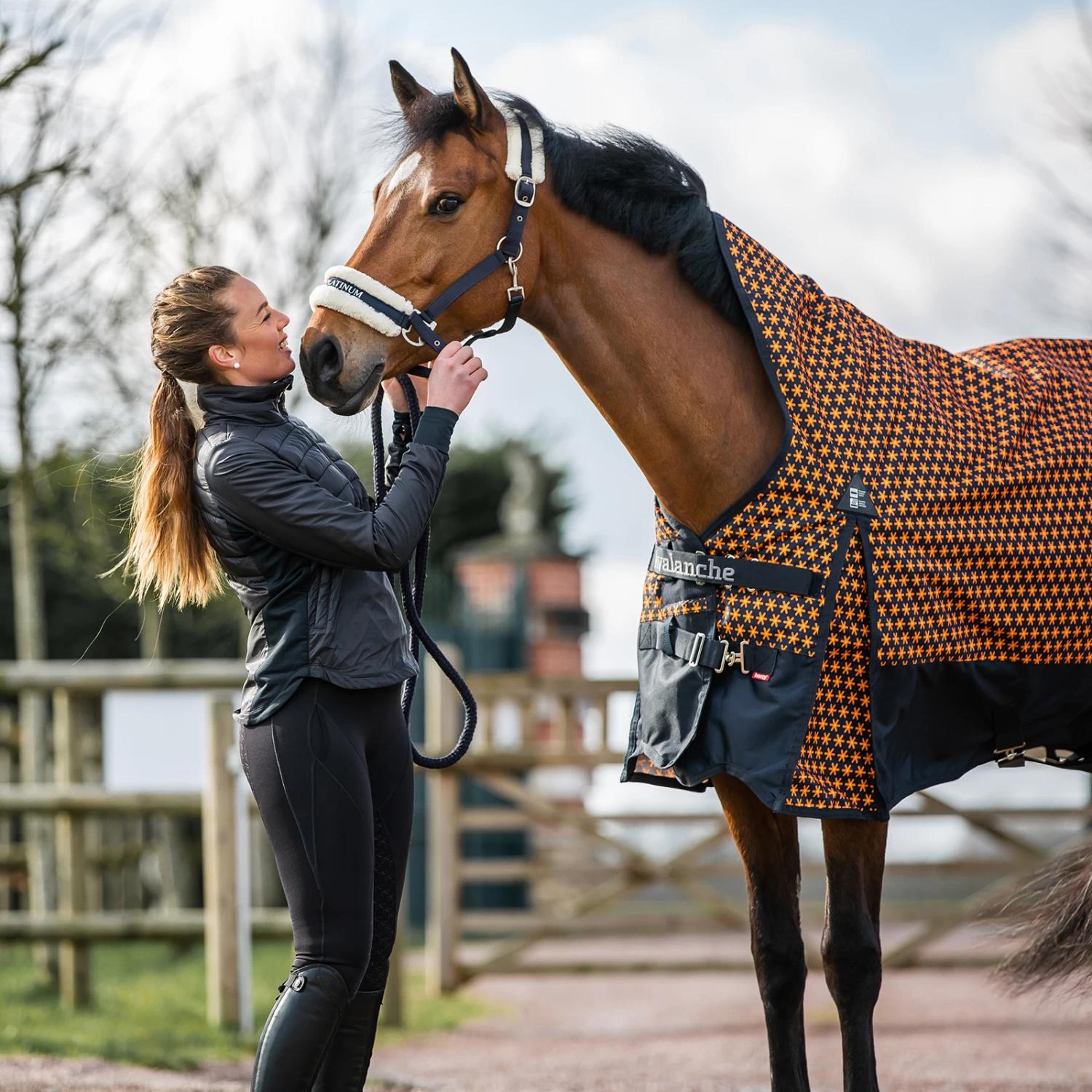 Horze Annika Women's Hybrid Anorak 7 Horze Annika Women's Hybrid Anorak - Image 5