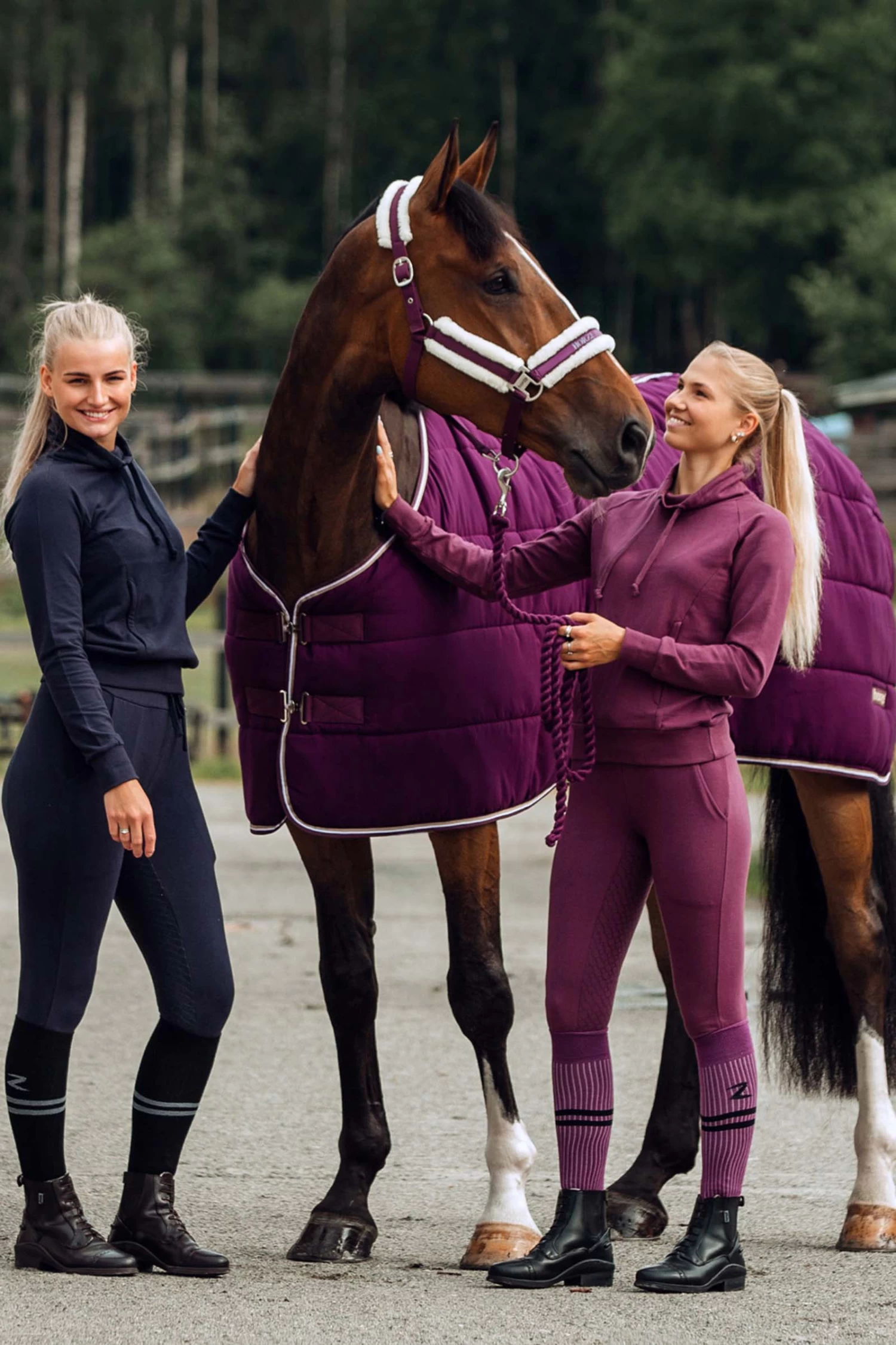 Horze Elinor Women's Sweatshirt With High Collar 16 Horze Elinor Women's Sweatshirt With High Collar - Image 14